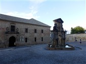 Universidad Internacional de Andalucia, imagen de Baeza, fuente, catedral